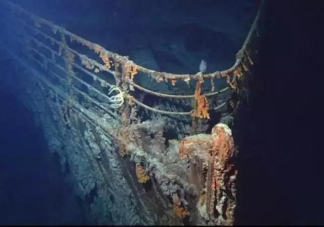 如果你是潜水员，又喜欢有历史感的东西，那你一定会对沉船潜水感兴趣。这次我们来看看世界上那些酷炫又最有故事的沉船潜点，穿梭时空，游弋在历史遗迹中。
