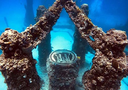 这里是位于迈阿密 Key Biscayne 的海王星纪念礁（Neptune Memorial Reef）是全球唯一水下墓地